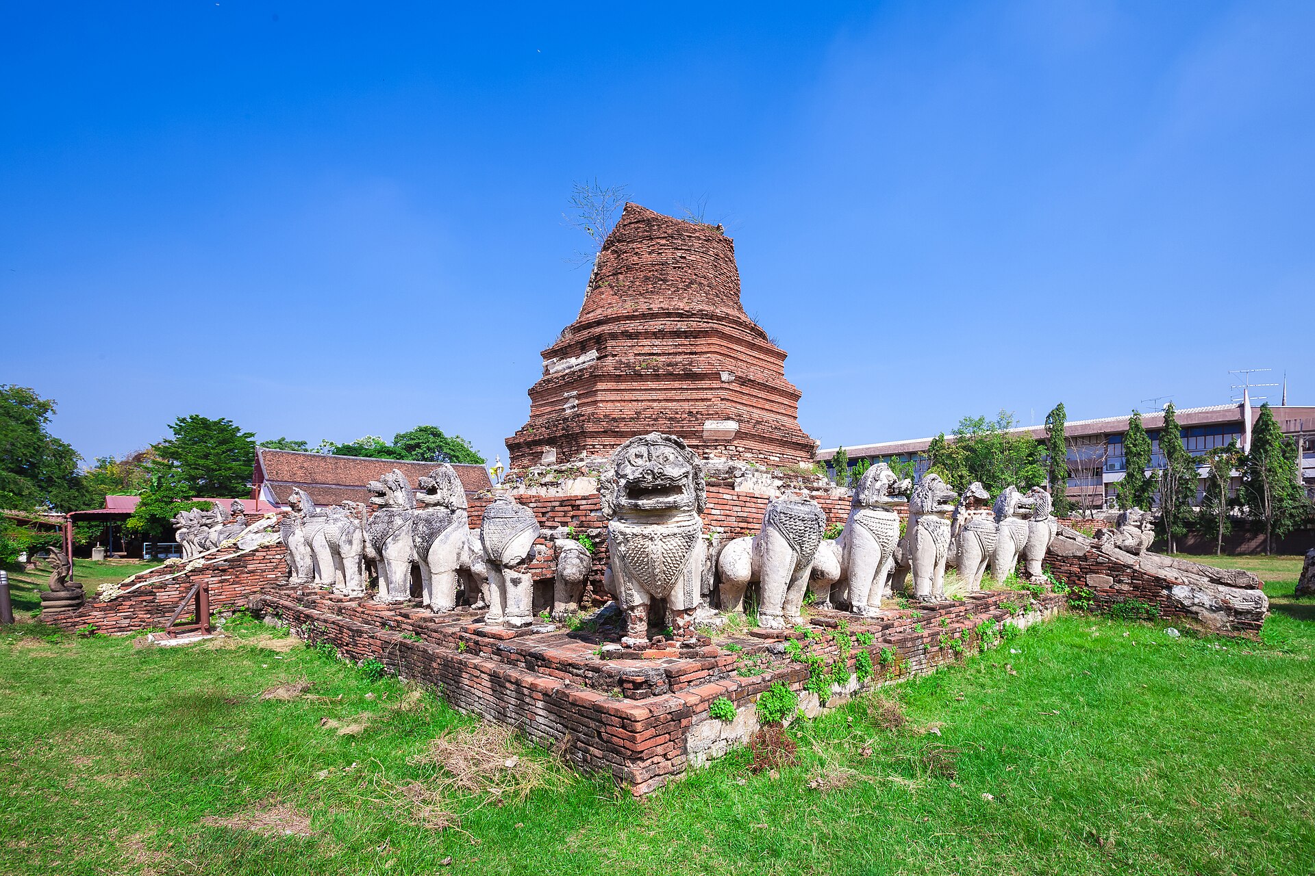 Ruins of Chedi Singha Lom Wat Thammikarat, Phra Nakhon Si Ayutthaya District, Phra Nakhon Si Ayutthaya Province, Thailand.