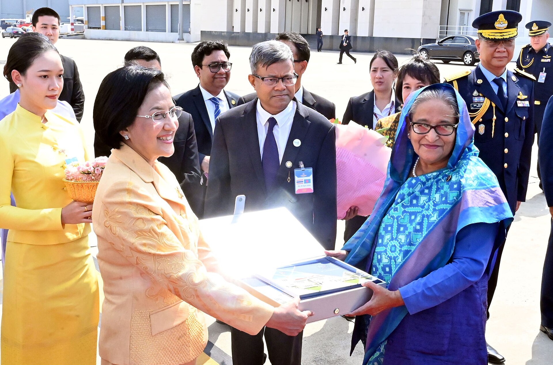 Upon her return from Thailand, Prime Minister Sheikh Hasina received a farewell at Bangkok's Don Mueang Airport from Nalinee Taveesin, the Thailand Trade Representative of the Prime Minister of Thailand's office. Ambassador of Bangladesh to Thailand,