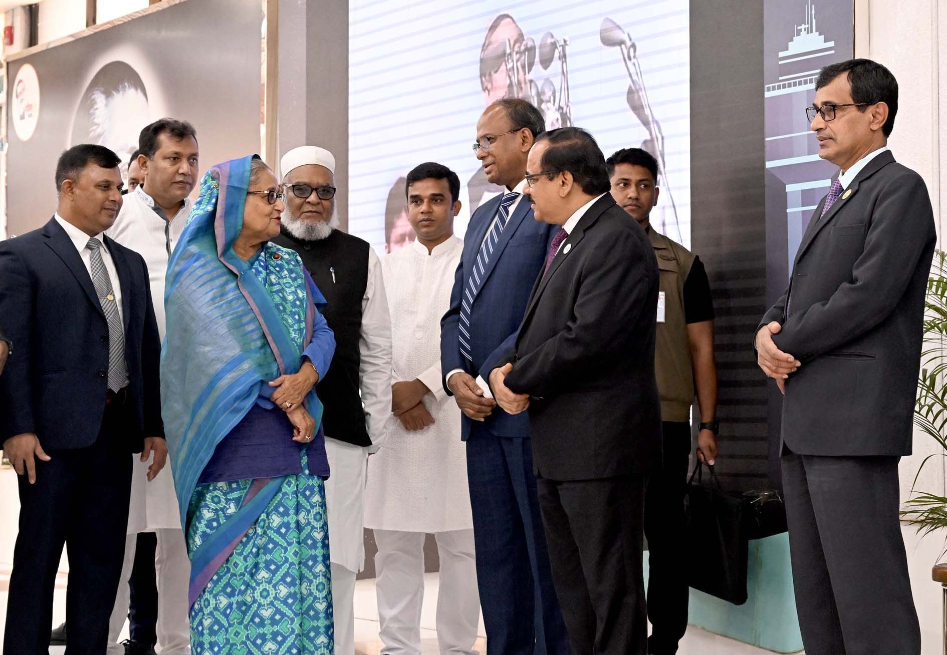 Prime Minister Sheikh Hasina arrived in Dhaka today at Hazrat Shahjalal International Airport after attending the 80th UNESCAP session in Bangkok, Thailand. She was welcomed by cabinet members and senior officials (Monday, April 29, 2024). - PID.mw-p