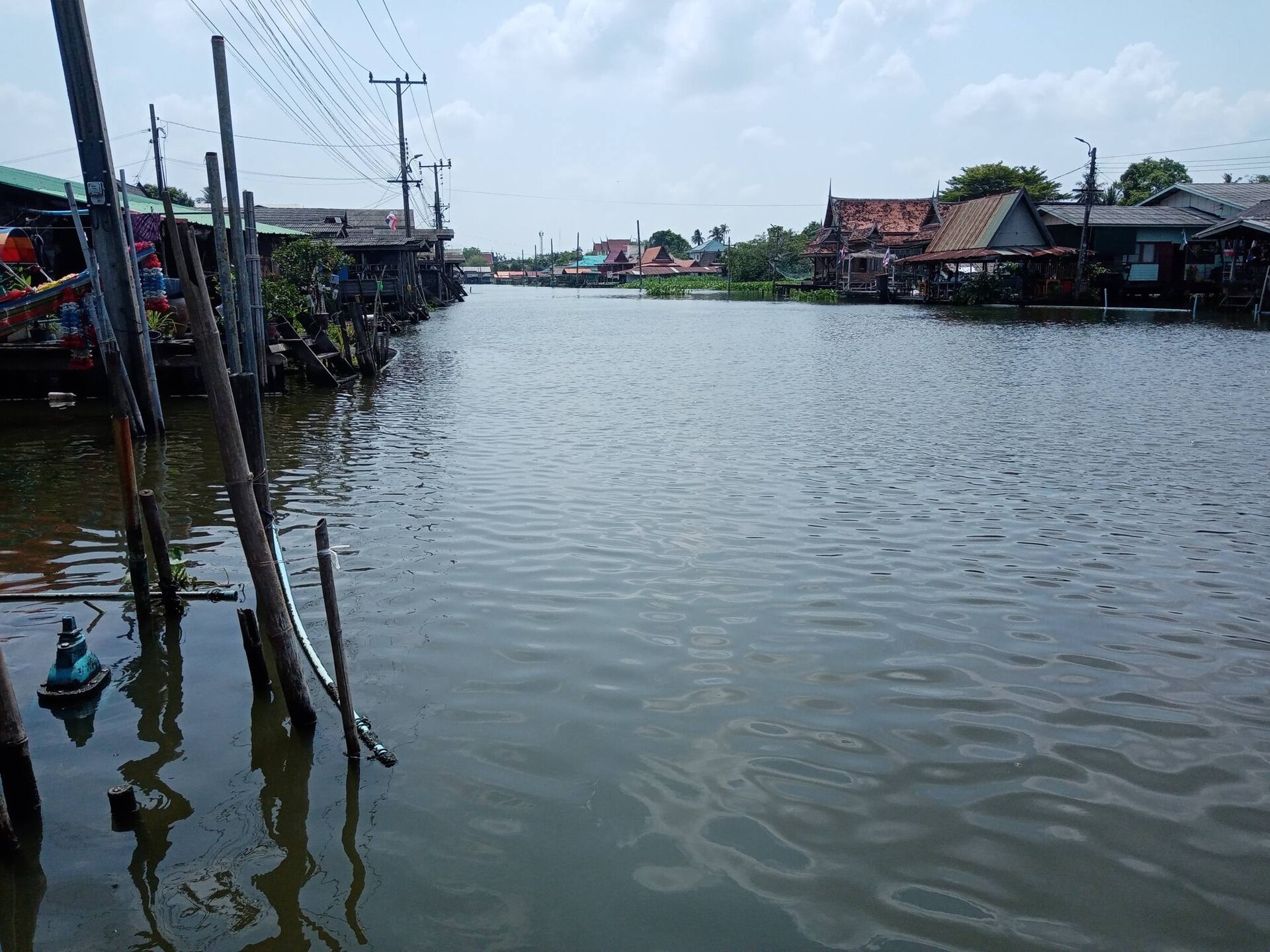 The Khlong Bangkok Noi in Bang Kruai section, where it is referred to as the Khlong Om Non.